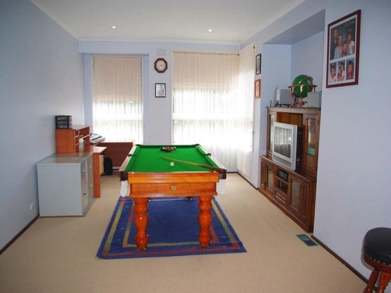 17 Dozey Place, Endeavour Hills VIC 3802