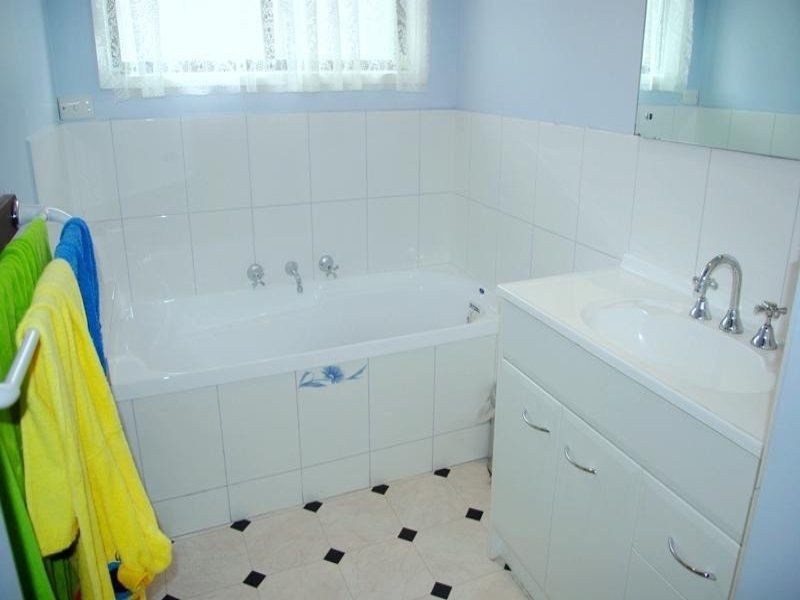 17 Dozey Place, Endeavour Hills VIC 3802