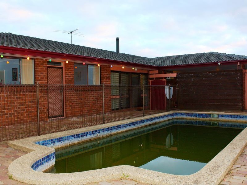 17 Dozey Place, Endeavour Hills VIC 3802