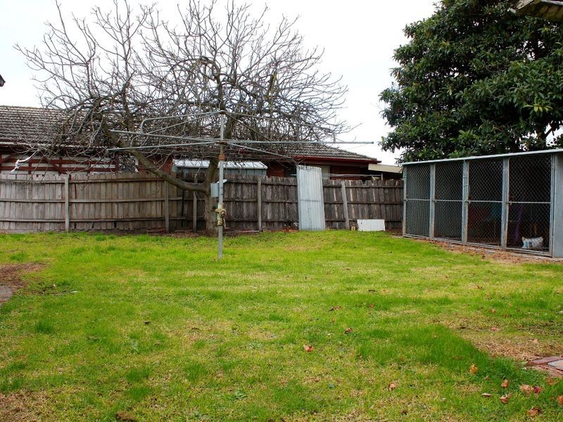 4 Wall Street, Noble Park VIC 3174