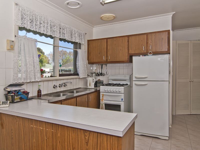 16 Simon Avenue, Noble Park VIC 3174