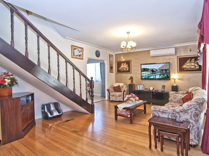 10 Broadoak Street, Noble Park VIC 3174