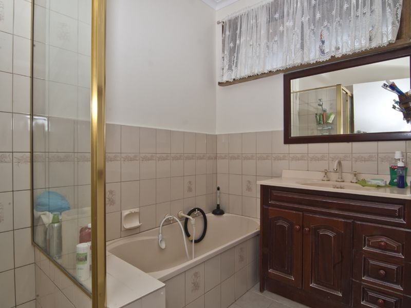 10 Broadoak Street, Noble Park VIC 3174