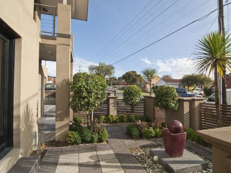 1/2 Stephenson Street, Springvale VIC 3171