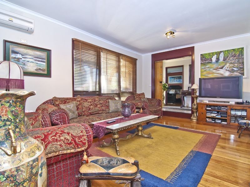 8 Admirala Avenue, Dandenong North VIC 3175
