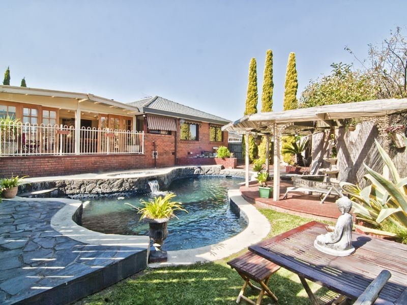 8 Admirala Avenue, Dandenong North VIC 3175
