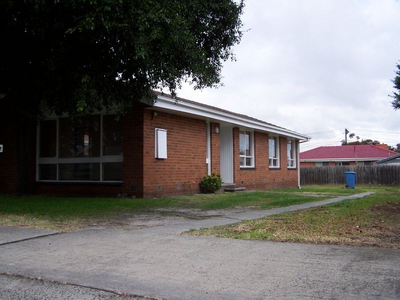 10 Clarence Avenue, Keysborough VIC 3173