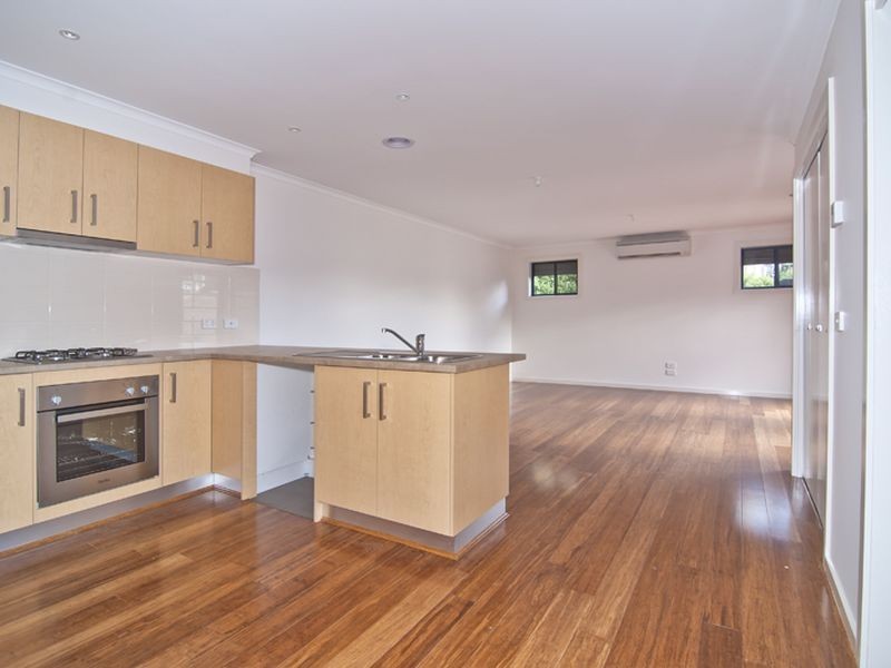 2/227 Outlook Drive, Dandenong North VIC 3175