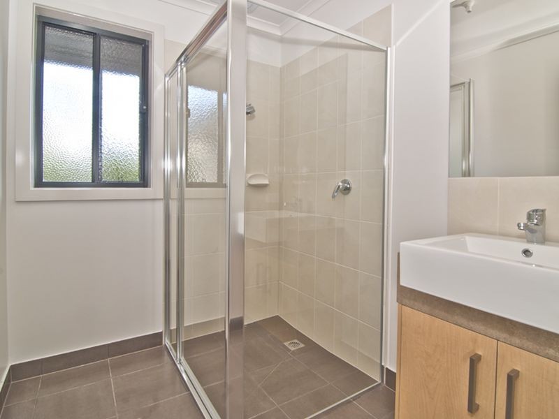 2/227 Outlook Drive, Dandenong North VIC 3175