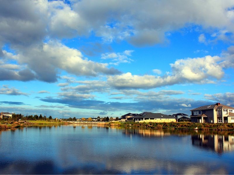 12 Mitta Avenue, Waterways VIC 3195