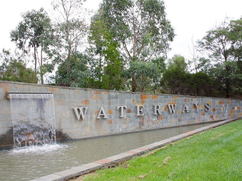 12 Mitta Avenue, Waterways VIC 3195