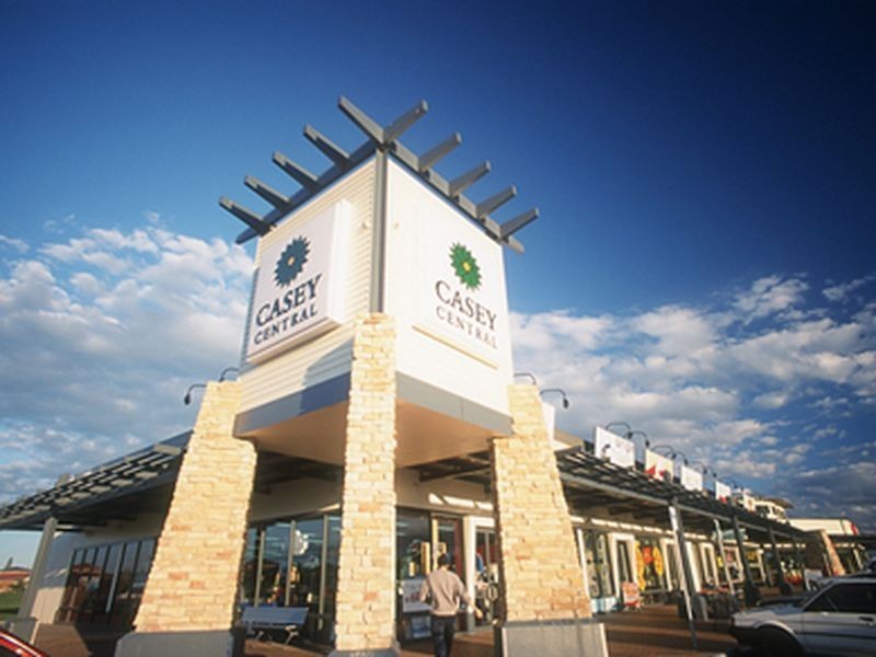 69 Mannavue Boulevard, Cranbourne North VIC 3977