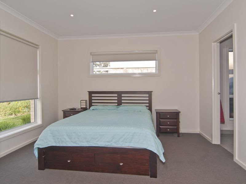 5 Hayden Grove, Pakenham VIC 3810