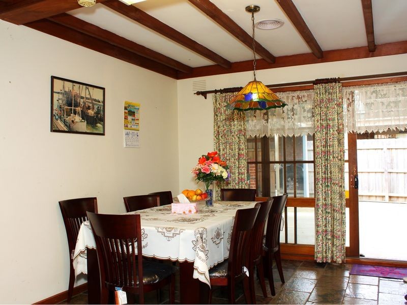 8 Lillian Street, Cranbourne VIC 3977