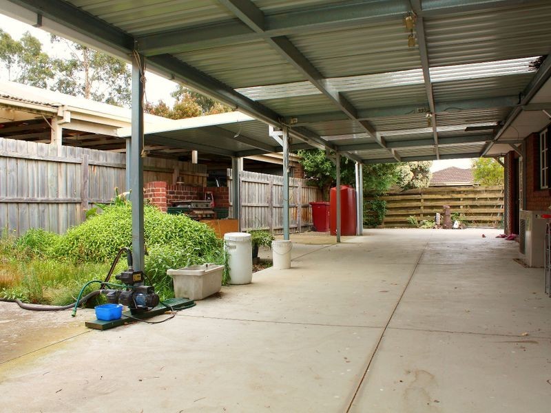 8 Lillian Street, Cranbourne VIC 3977