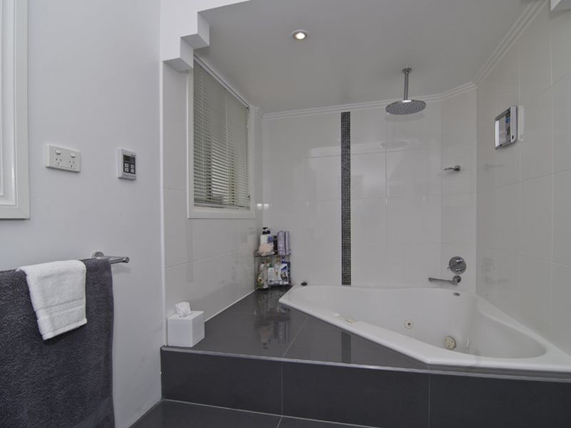 1/33 Rex Court, Noble Park VIC 3174