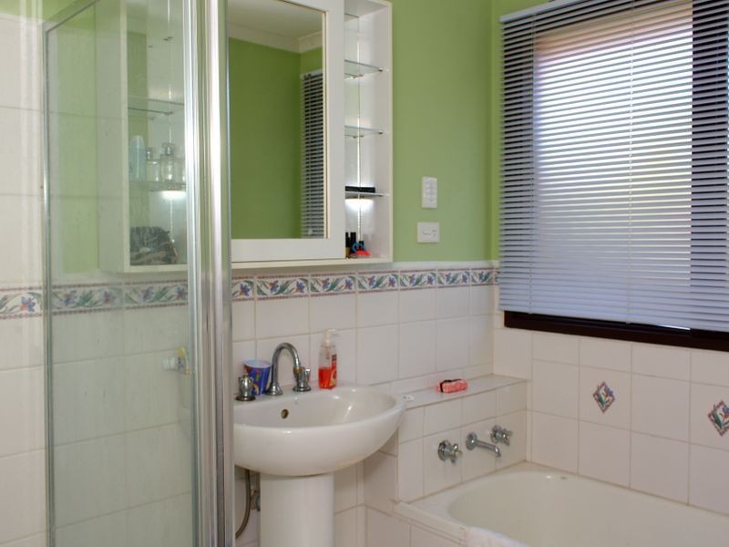 2 Loxwood Avenue, Keysborough VIC 3173