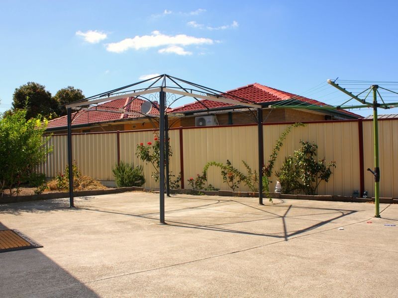 2 Loxwood Avenue, Keysborough VIC 3173