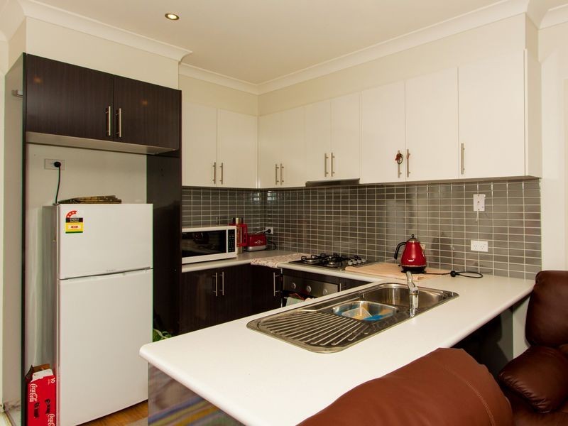 2/8 Prunus Grove, Doveton VIC 3177