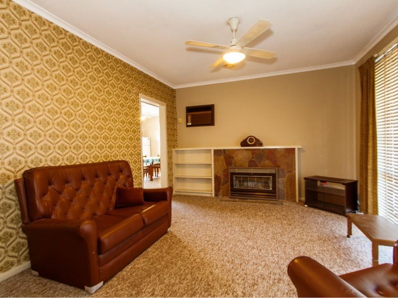 31 Waratah Drive, Dandenong North VIC 3175