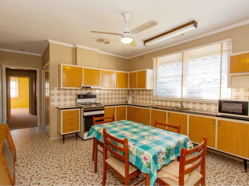 31 Waratah Drive, Dandenong North VIC 3175