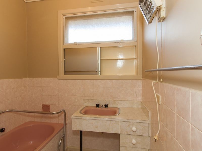31 Waratah Drive, Dandenong North VIC 3175