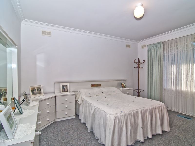 1 Albany Court, Noble Park North VIC 3174