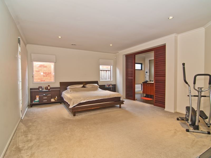 22 Emmaline Crescent, Keysborough VIC 3173