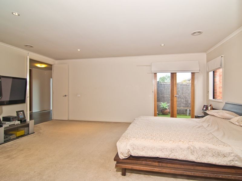 22 Emmaline Crescent, Keysborough VIC 3173