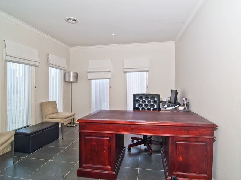 22 Emmaline Crescent, Keysborough VIC 3173