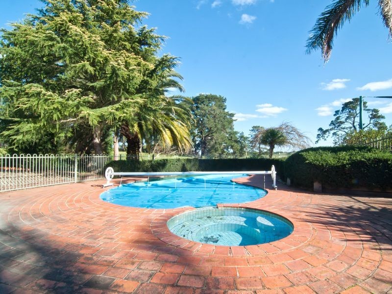 49 Craig Road, Cranbourne South VIC 3977