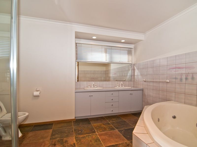 49 Craig Road, Cranbourne South VIC 3977