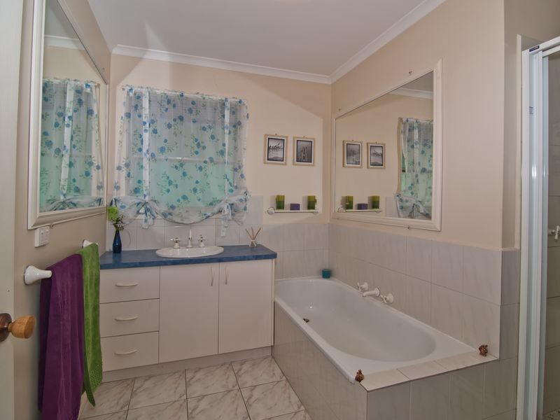 29 Mons Parade, Noble Park VIC 3174