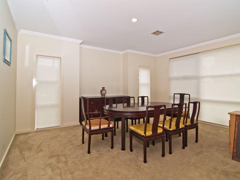 34 Hidden Grove Blvd, Keysborough VIC 3173