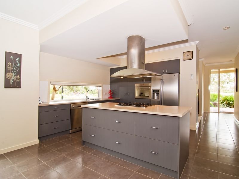 34 Hidden Grove Blvd, Keysborough VIC 3173