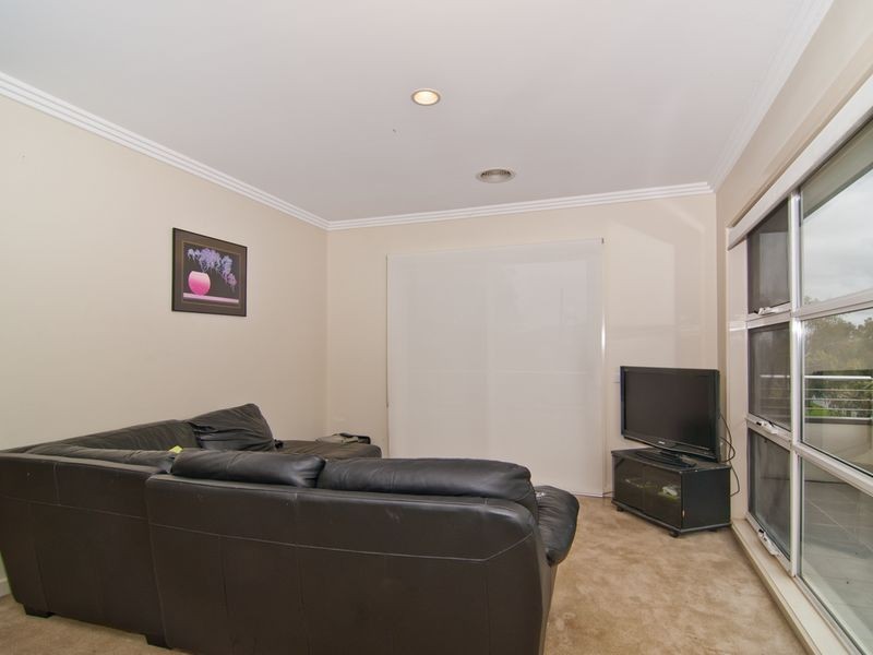 34 Hidden Grove Blvd, Keysborough VIC 3173