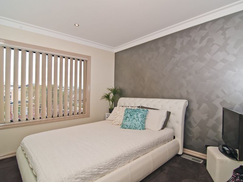 4 Wall Street, Noble Park VIC 3174