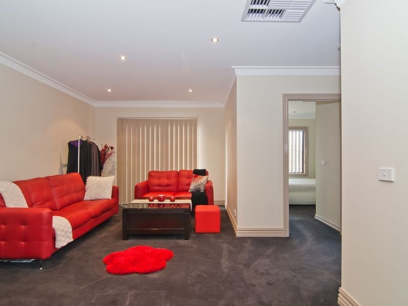 4 Wall Street, Noble Park VIC 3174