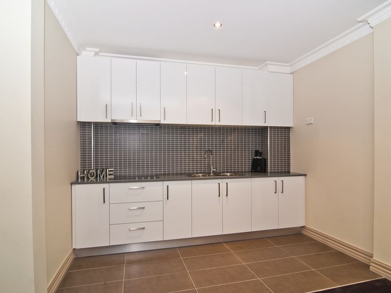 4 Wall Street, Noble Park VIC 3174