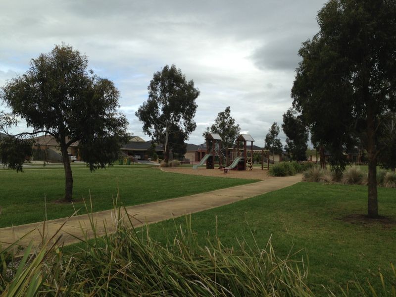 9 Daphne Court, Pakenham VIC 3810