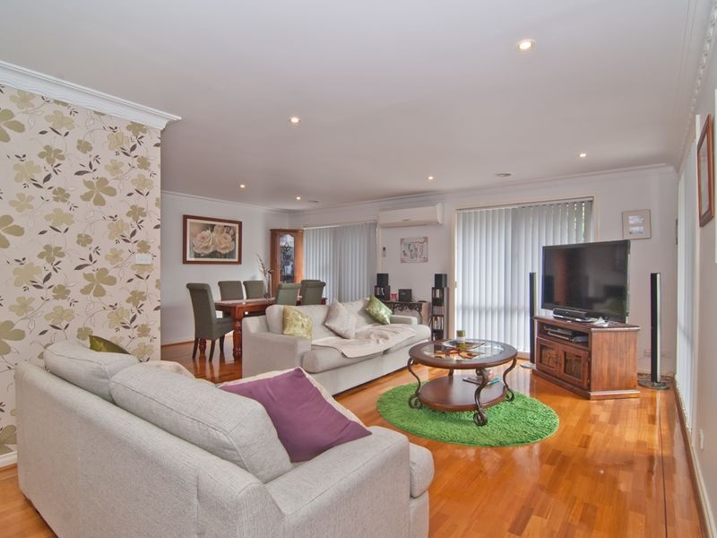 2/62 Lawn Rd, Noble Park VIC 3174