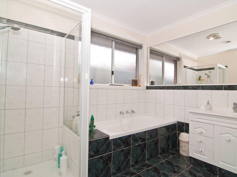 2/62 Lawn Rd, Noble Park VIC 3174