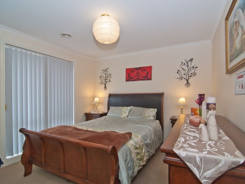 2/62 Lawn Rd, Noble Park VIC 3174