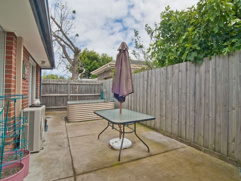 2/62 Lawn Rd, Noble Park VIC 3174