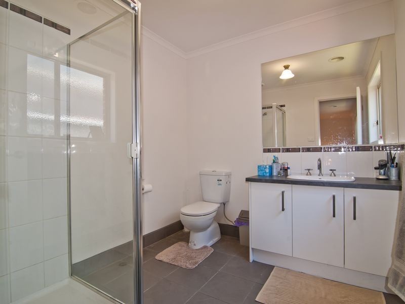 44 Hidden Grove Boulevard, Keysborough VIC 3173