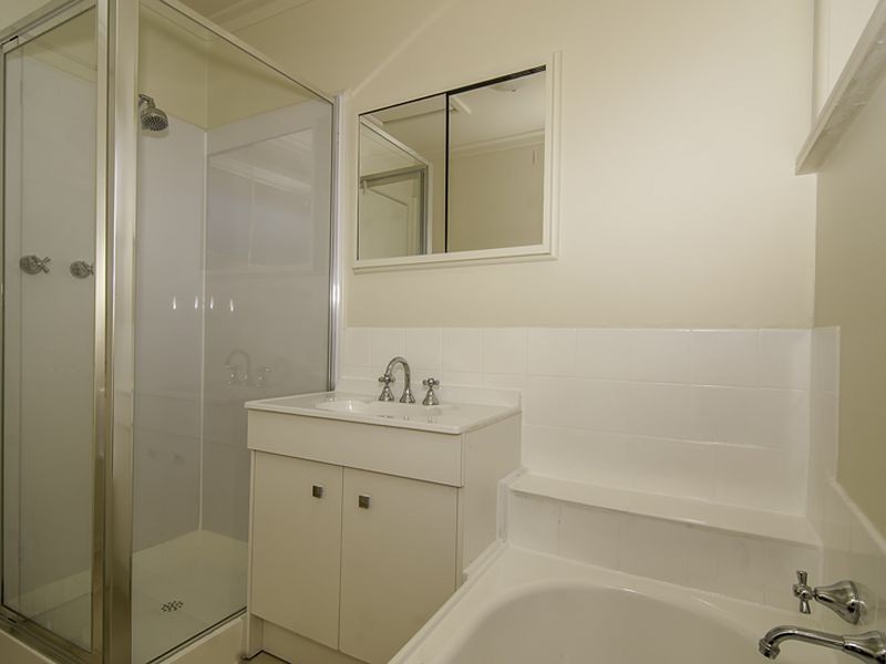 2/61 King George Parade, Dandenong VIC 3175