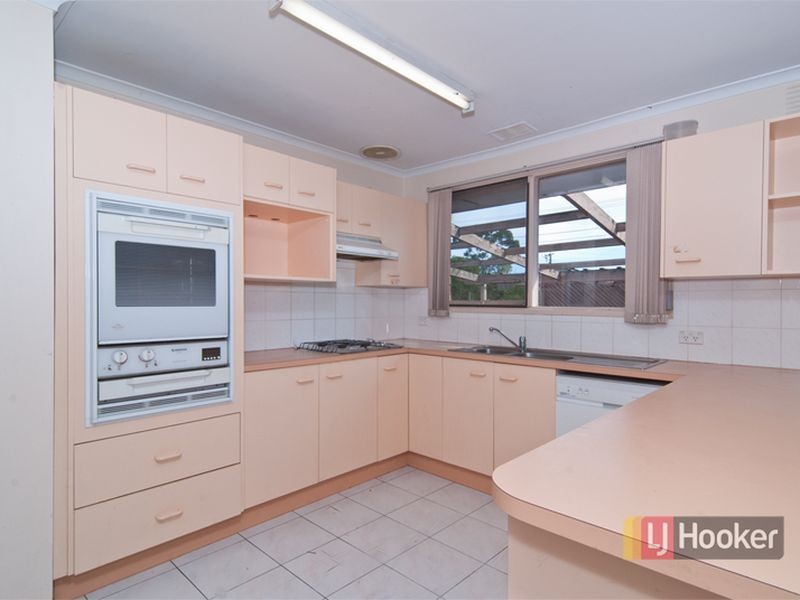 20 Liverpool Drive, Keysborough VIC 3173