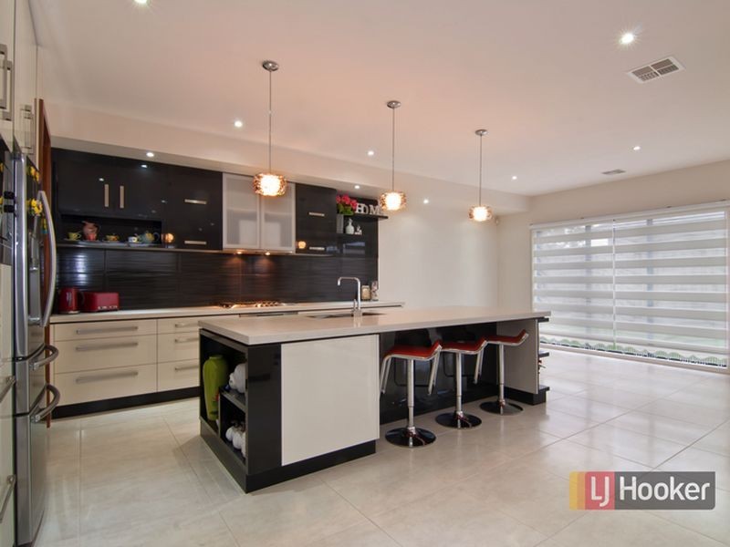 27 Juneberry Drive, Keysborough VIC 3173