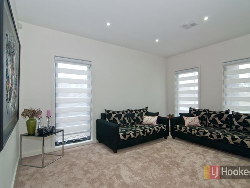 27 Juneberry Drive, Keysborough VIC 3173
