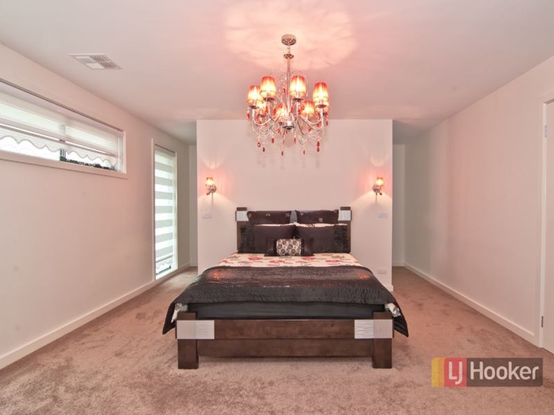 27 Juneberry Drive, Keysborough VIC 3173